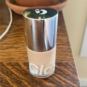 Glossier Stretch Fluid Foundation for Buildable Coverage Very Light 2